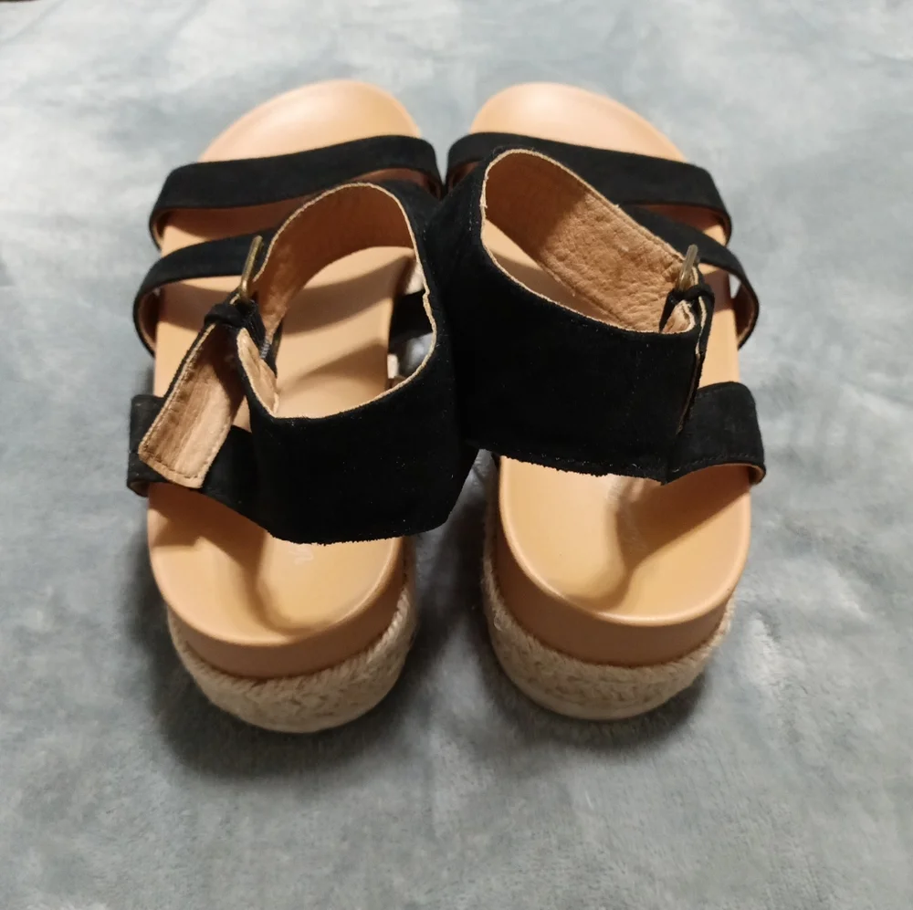 Women's Universal Thread Black Strappy Chunky Wedge Woven Suede Sandals Size 11 - Picture 4 of 7